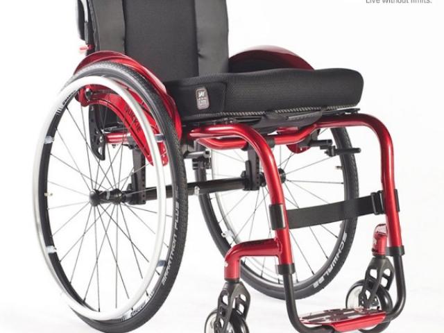 Argon2 : fauteuil roulant rigide