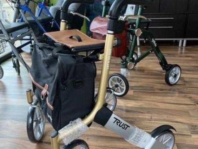 LET'S GO OUT , ROLLATOR 4 ROUES MOBIO 