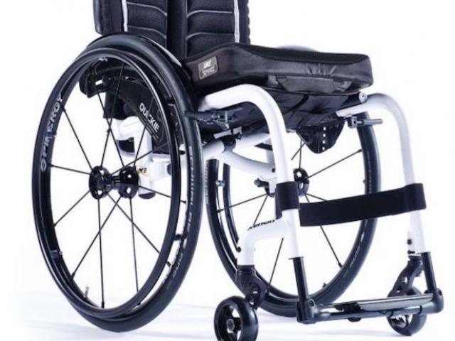 XENON 2 : FAUTEUIL ROULANT PLIABLE 